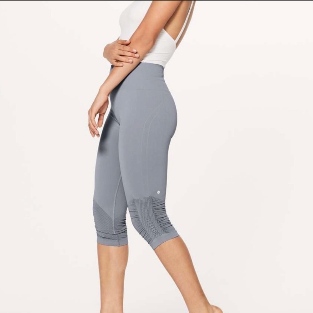 LULULEMON AWAKENING CROP LEGGINGS TARYN TOOMEY COLLECTION SIZE 4